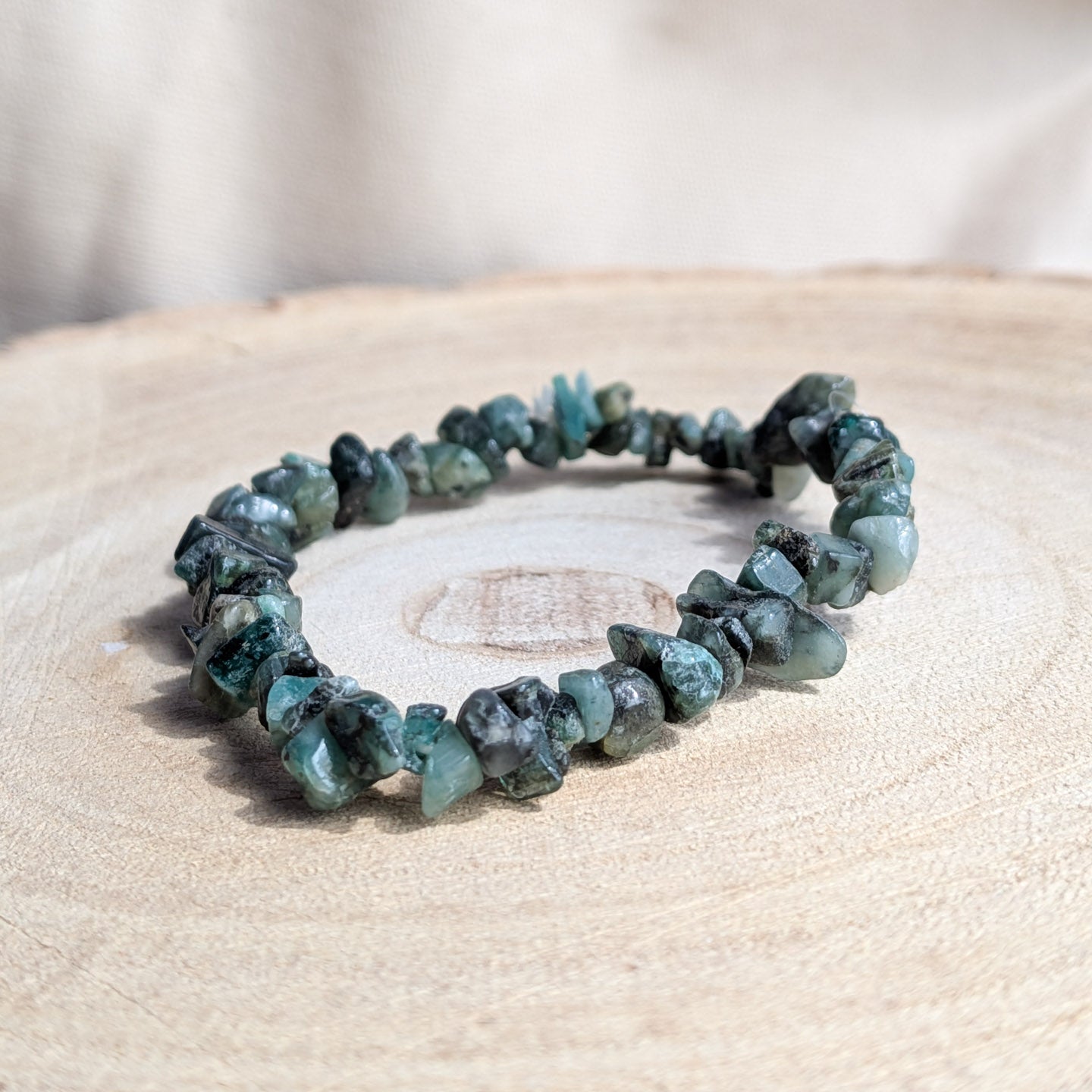 Emerald Stone Chip Bracelet